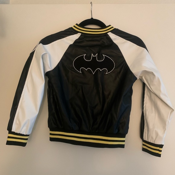 Batman Patched Leather Jacket. Boys size 8. New with tags! - Picture 8 of 11